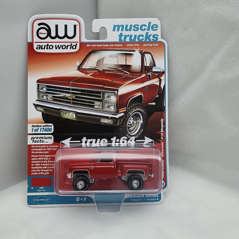 Auto World Muscle Trucks 1986 Chevy Silverado K10 Stepside Premium Series